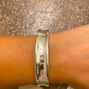 Reproduction/Replica Tiffany and Company bracelet